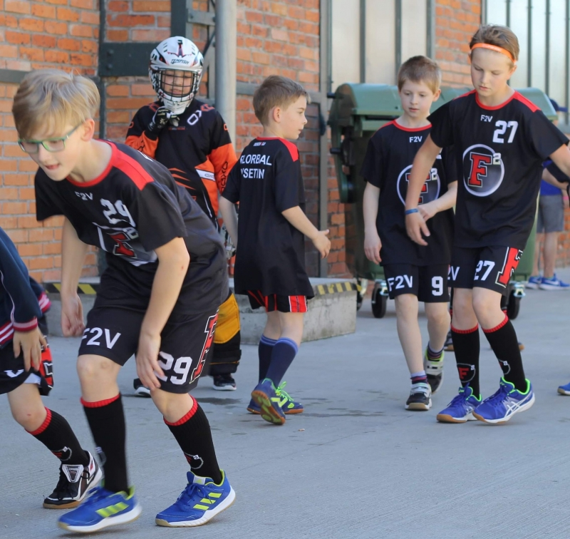 KSE supported young floorball players